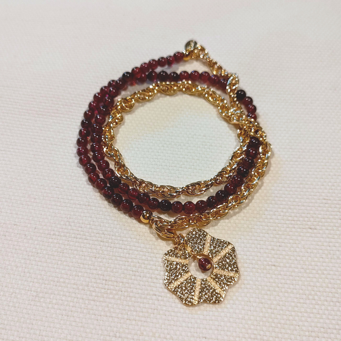 Bracelet sans fermoir plaqué Or pierre GRENAT naturel