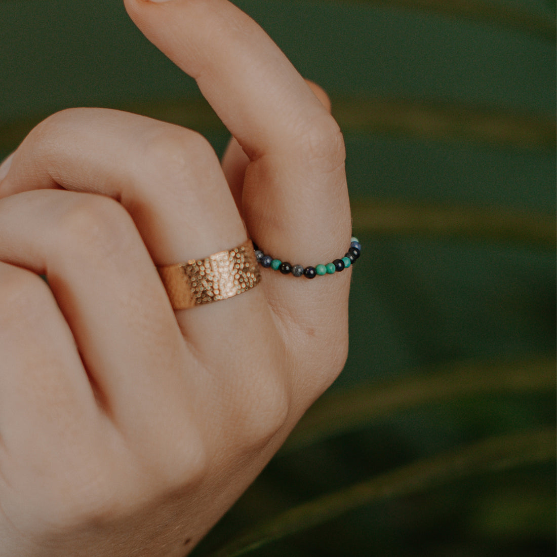 Bague réglable et ajustable plaqué or ou argent et perles LAURIE L.