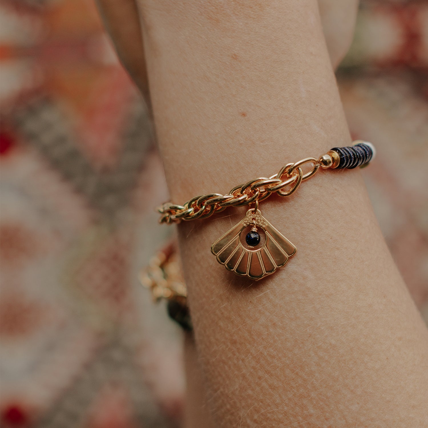Bracelet sans fermoir en chaine et perles facile à vivre de LAURIE L. bijoux