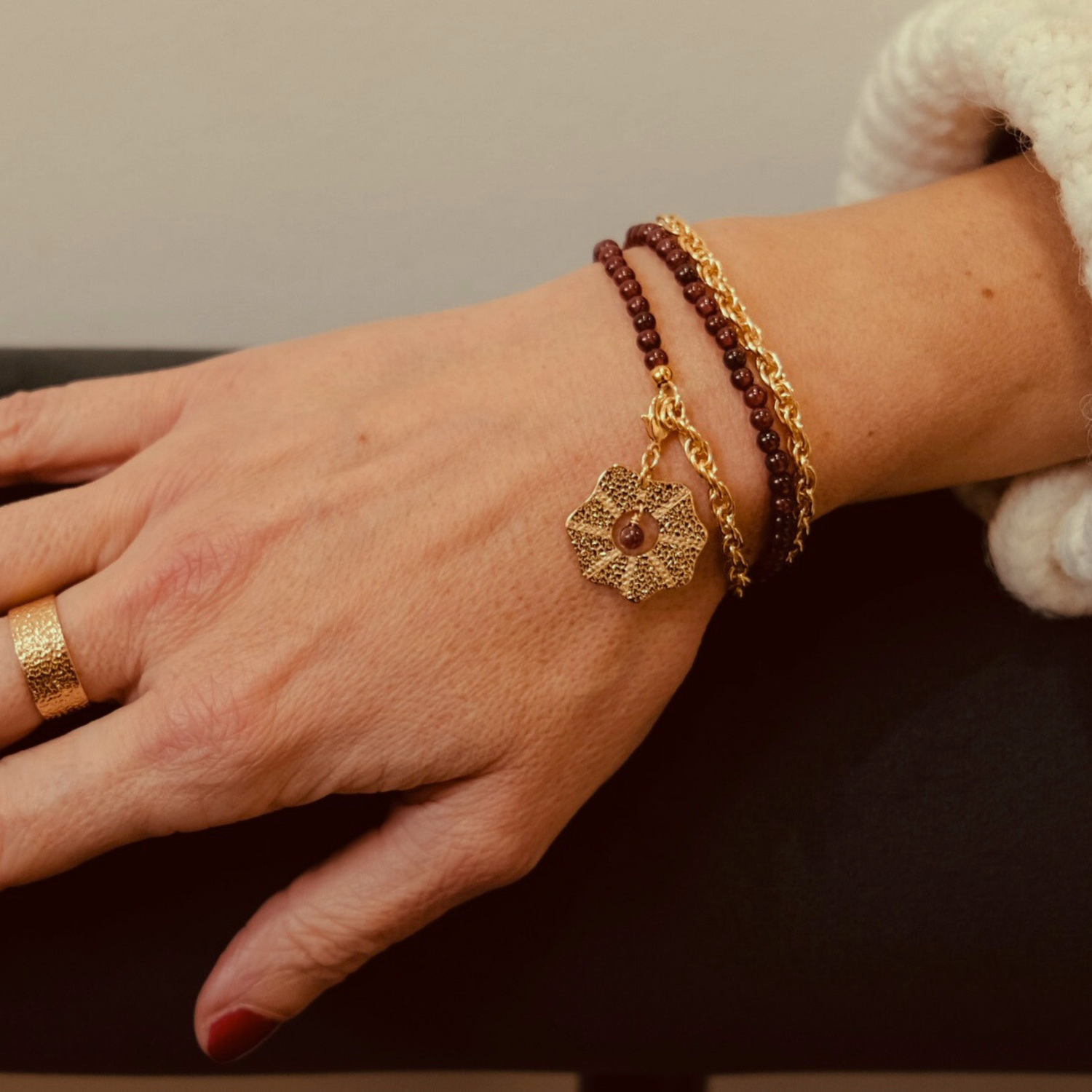 Bracelet sans fermoir plaqué Or pierre GRENAT naturel