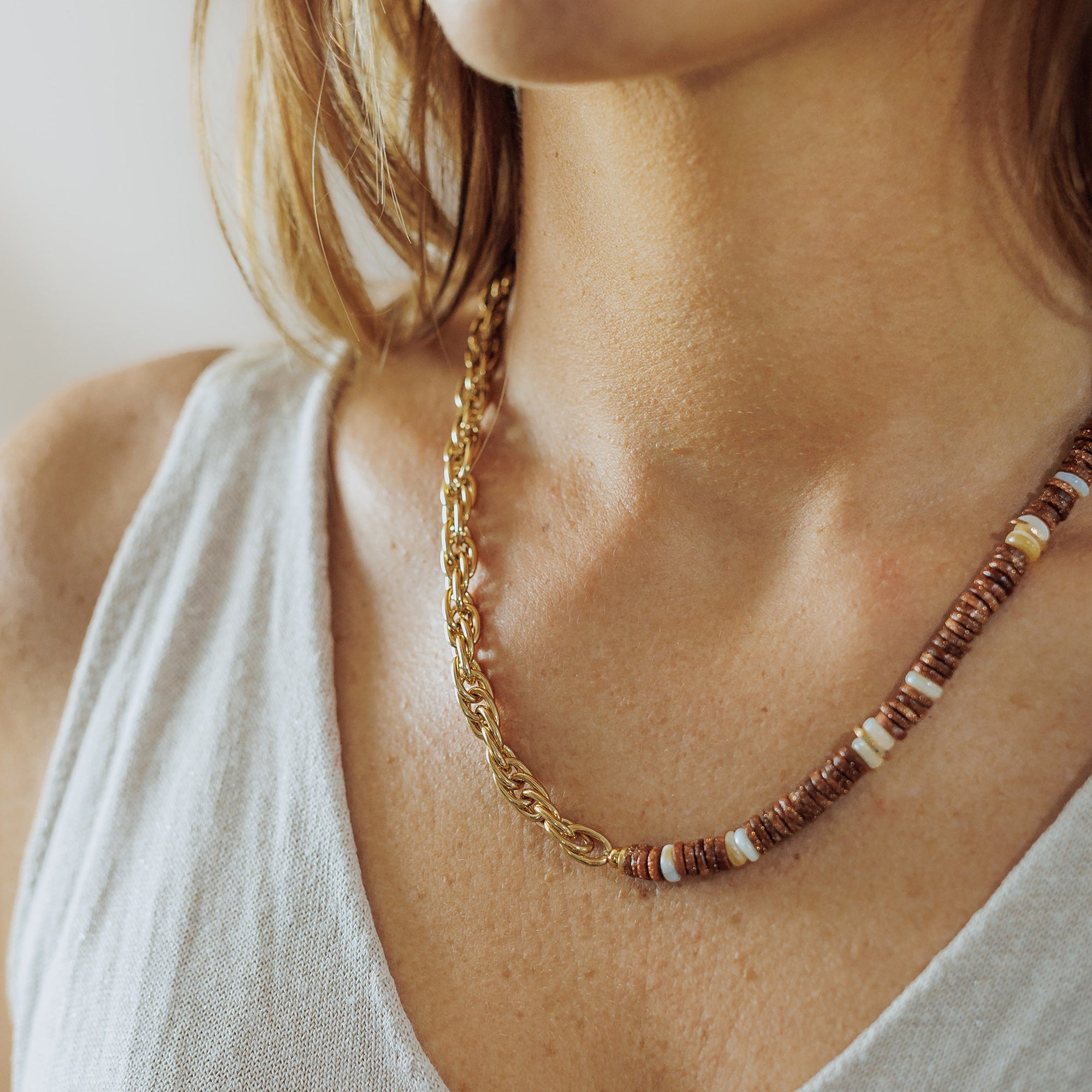 COLLIER CHAINE LONG PIERRE SPINELLE NOIRE SANS FERMOIR - Doriane Bijoux COLLIER CHAINE LONG PIERRE SPINELLE NOIRE SANS FERMOIR - Doriane Bijoux